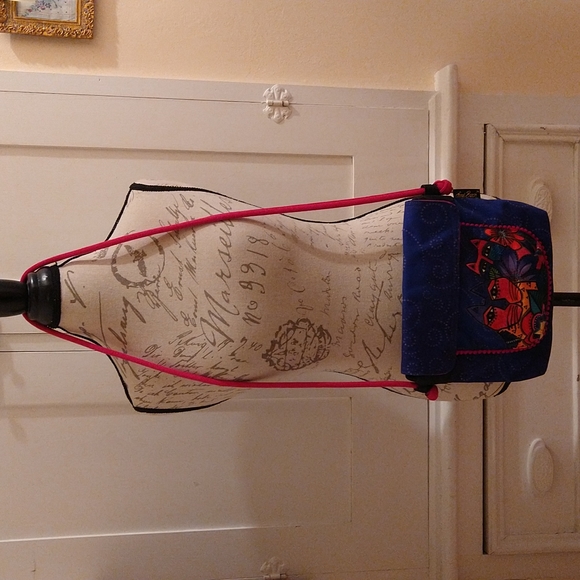 Laurel Burch cat motif cross body bag - Picture 2 of 5